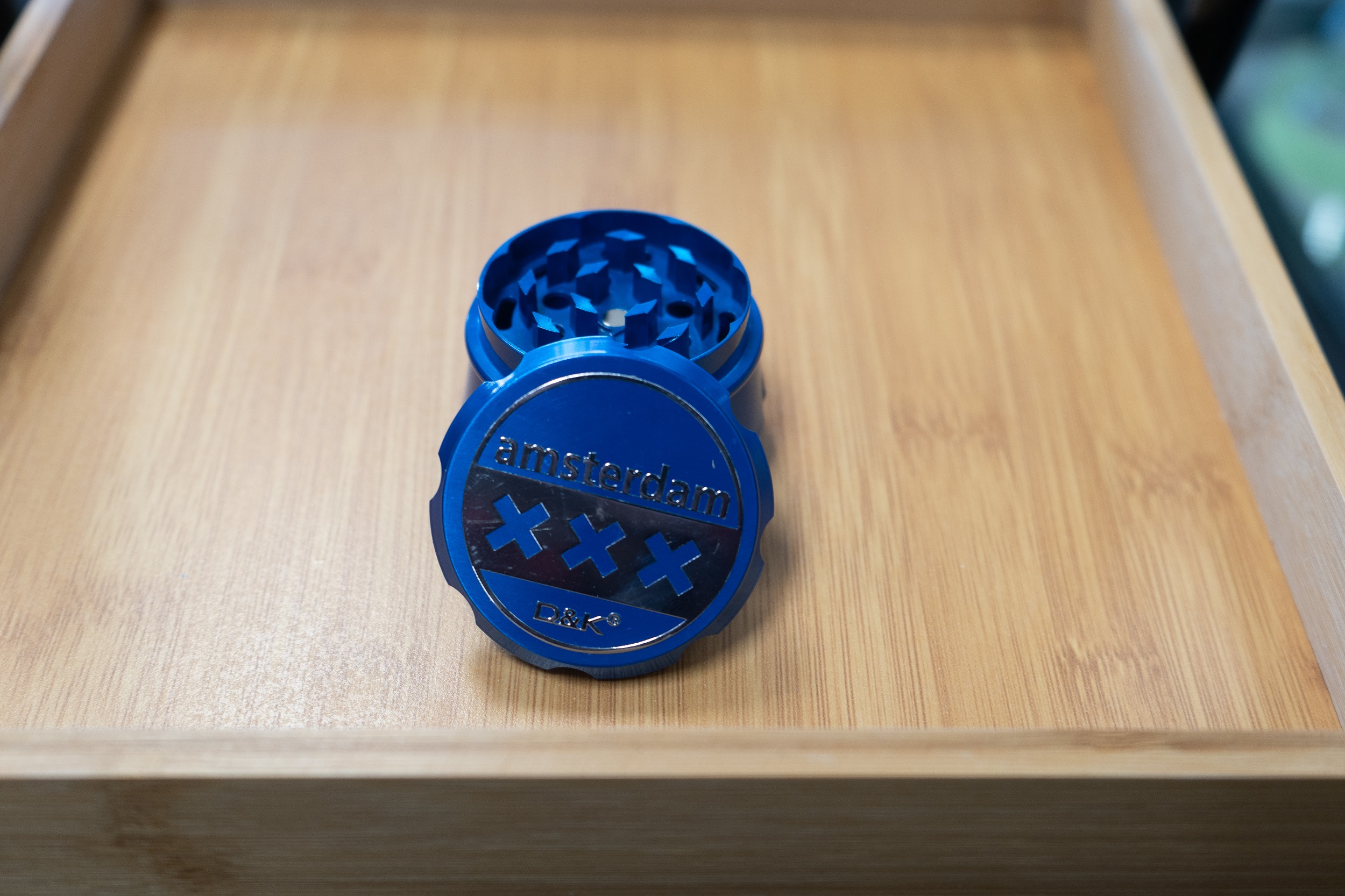 Amsterdam 3 X’s Grinder in Blue